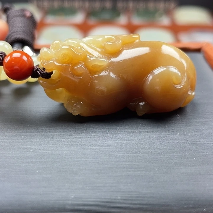 和田玉（糖玉）颈饰未镶嵌