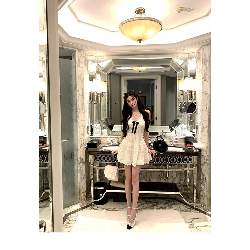 2025秋夏季新款修身显瘦气质蕾丝蝴蝶结U领连衣裙千金风吊带裙女