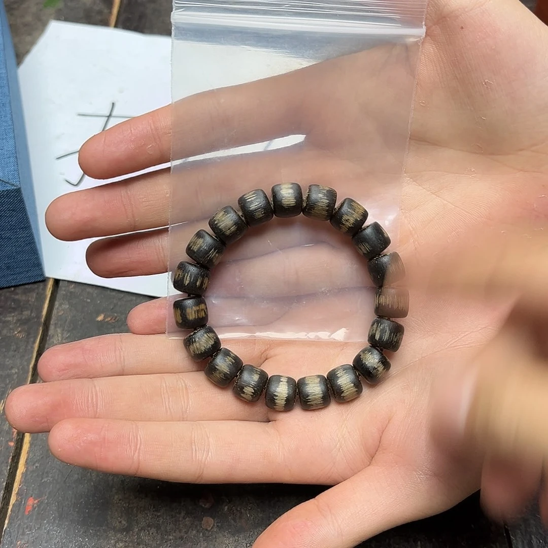 大叶紫檀（黑酸枝木类）