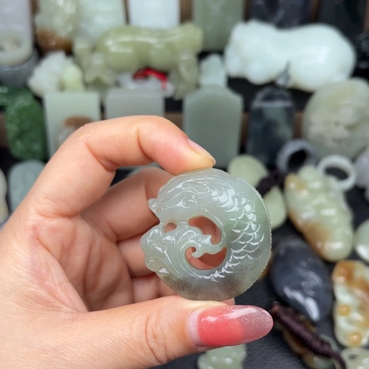 颈饰未镶嵌和田玉