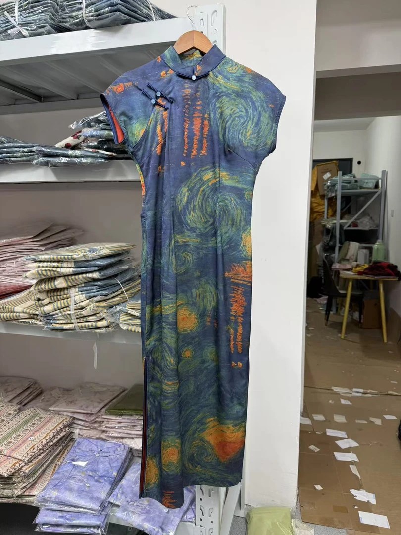 年轻款半开襟『梵高星空』旗袍