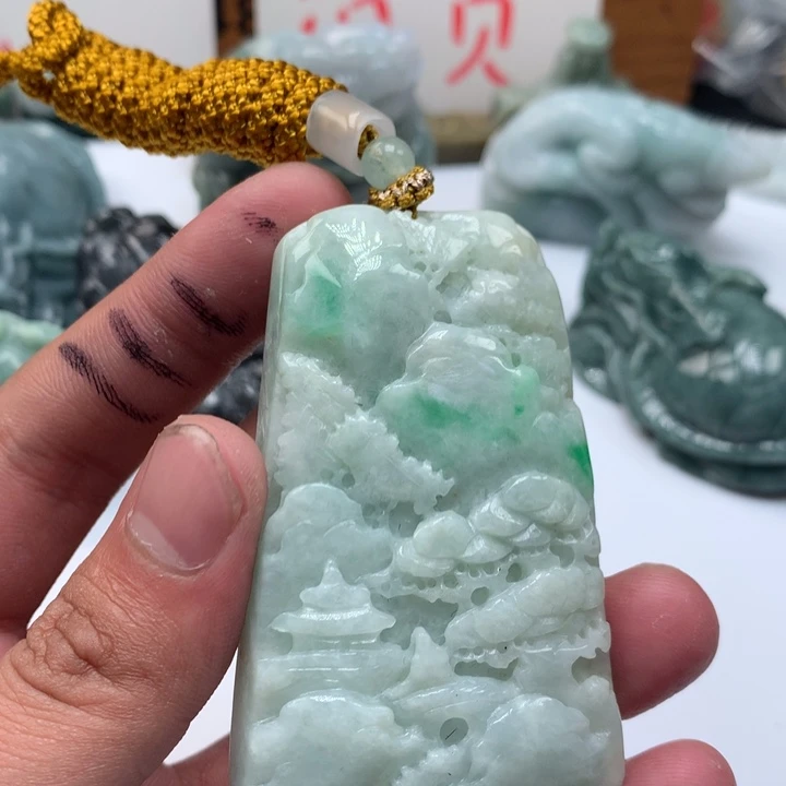 翡翠未镶嵌颈饰保真天然a货翡翠