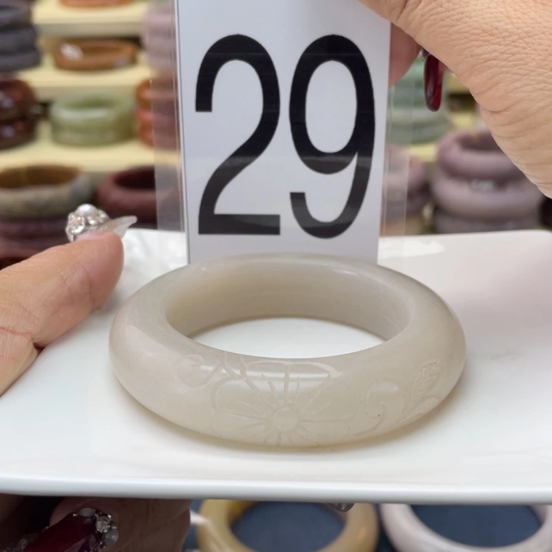 【闪购商品】石英质玉手镯未镶嵌