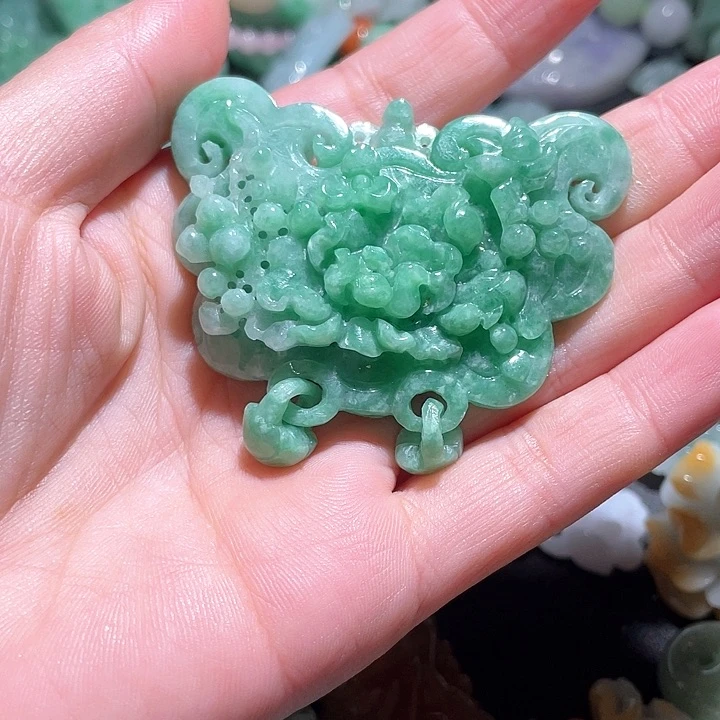 颈饰未镶嵌翡翠天