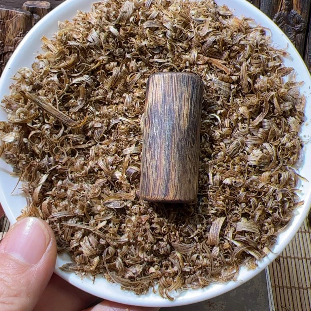 沉香沉香碎屑乌身圆叶素牌6.8克