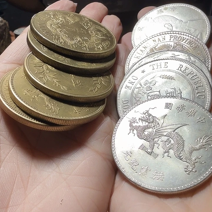 铜5白铜 5个黄同随机发