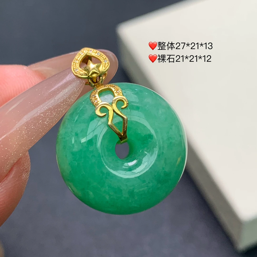 新品推荐·18k金正色阳绿平安扣翡翠玉石缅A吊坠气质满绿
