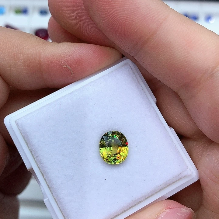 天然榍石裸石3.03ct榍石未镶嵌