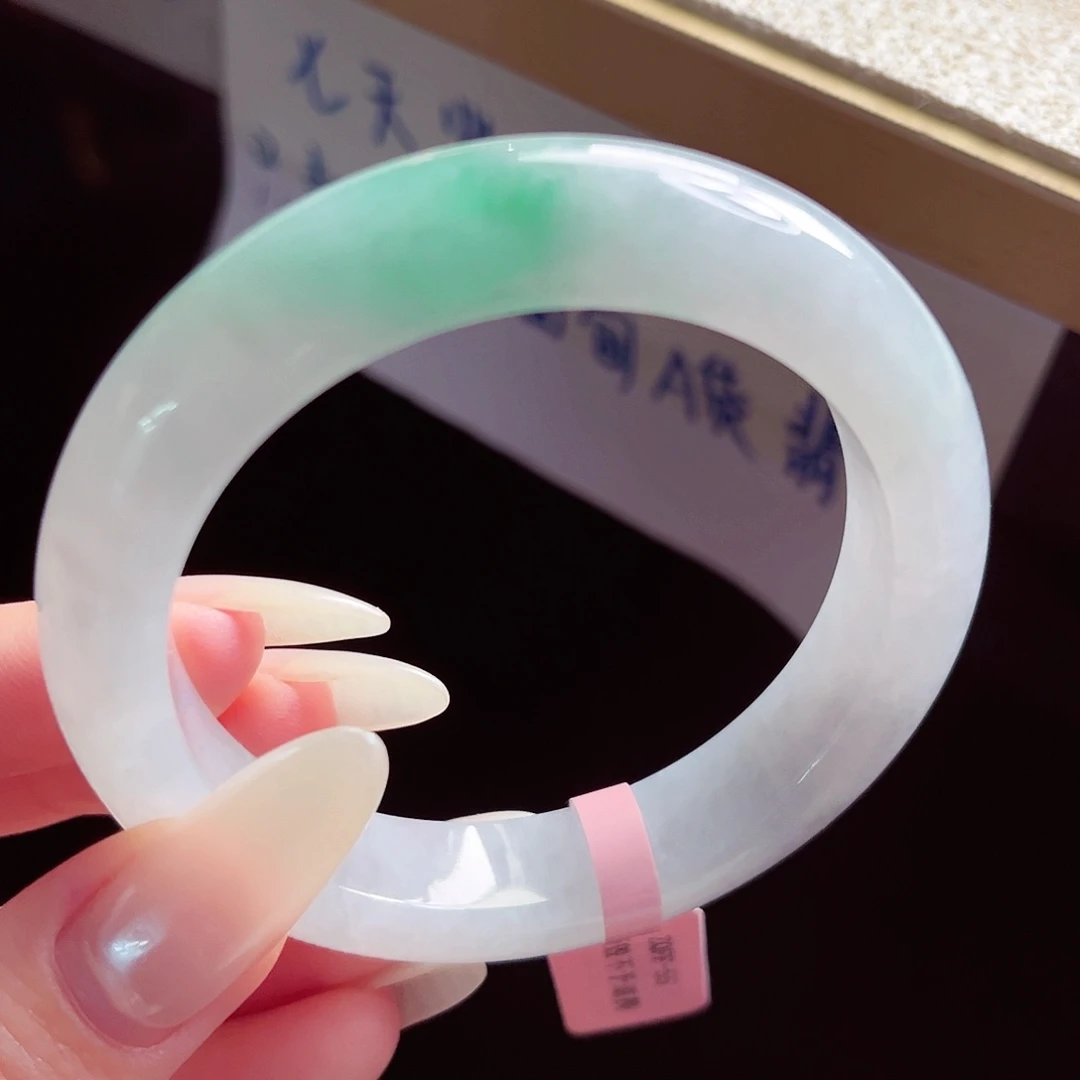 翡翠未镶嵌手镯手镯