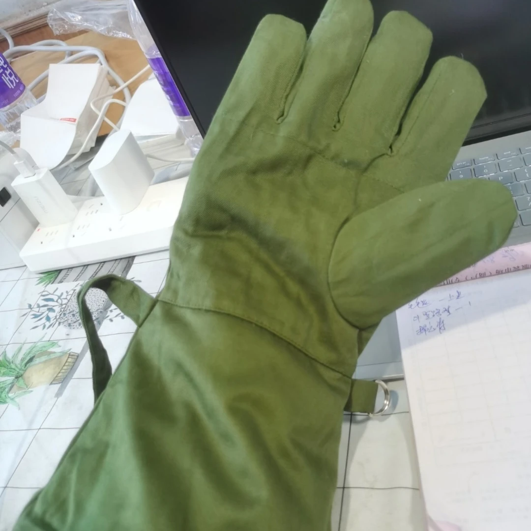 033【五指加长兔毛手套】铁扣生锈