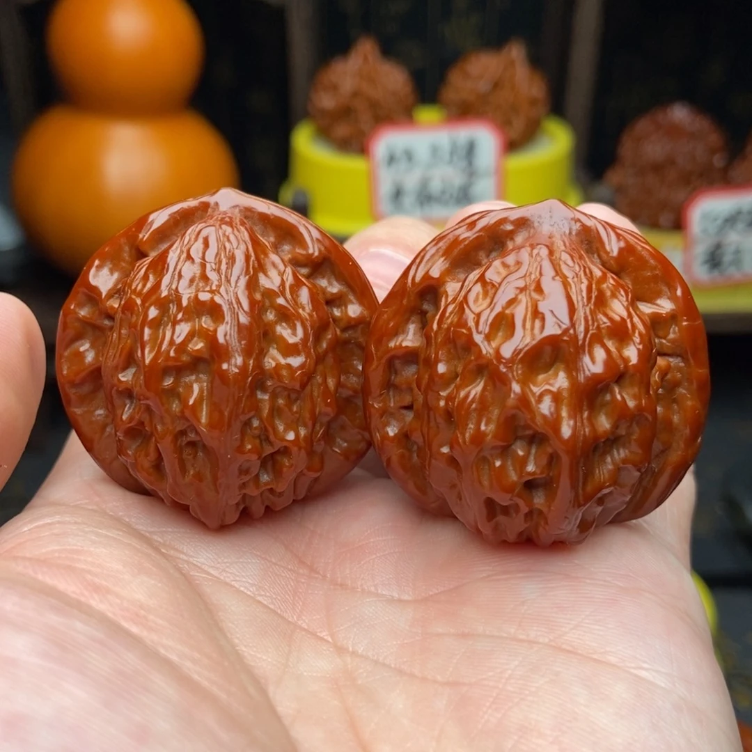 文玩核桃吊坠40大红袍