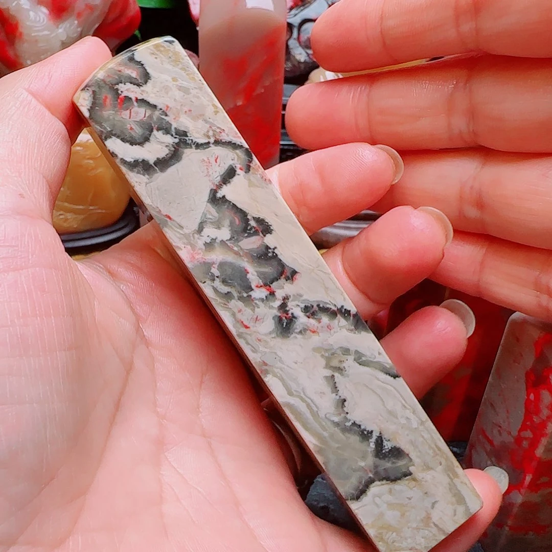 玩***头昌化鸡血石昌化鸡血石