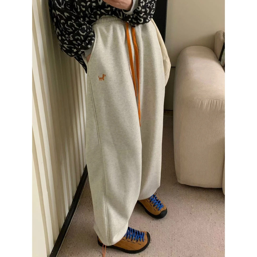 大码女装胖mm240斤梨形身材显瘦运动休闲加绒卫裤宽松阔腿弯刀裤