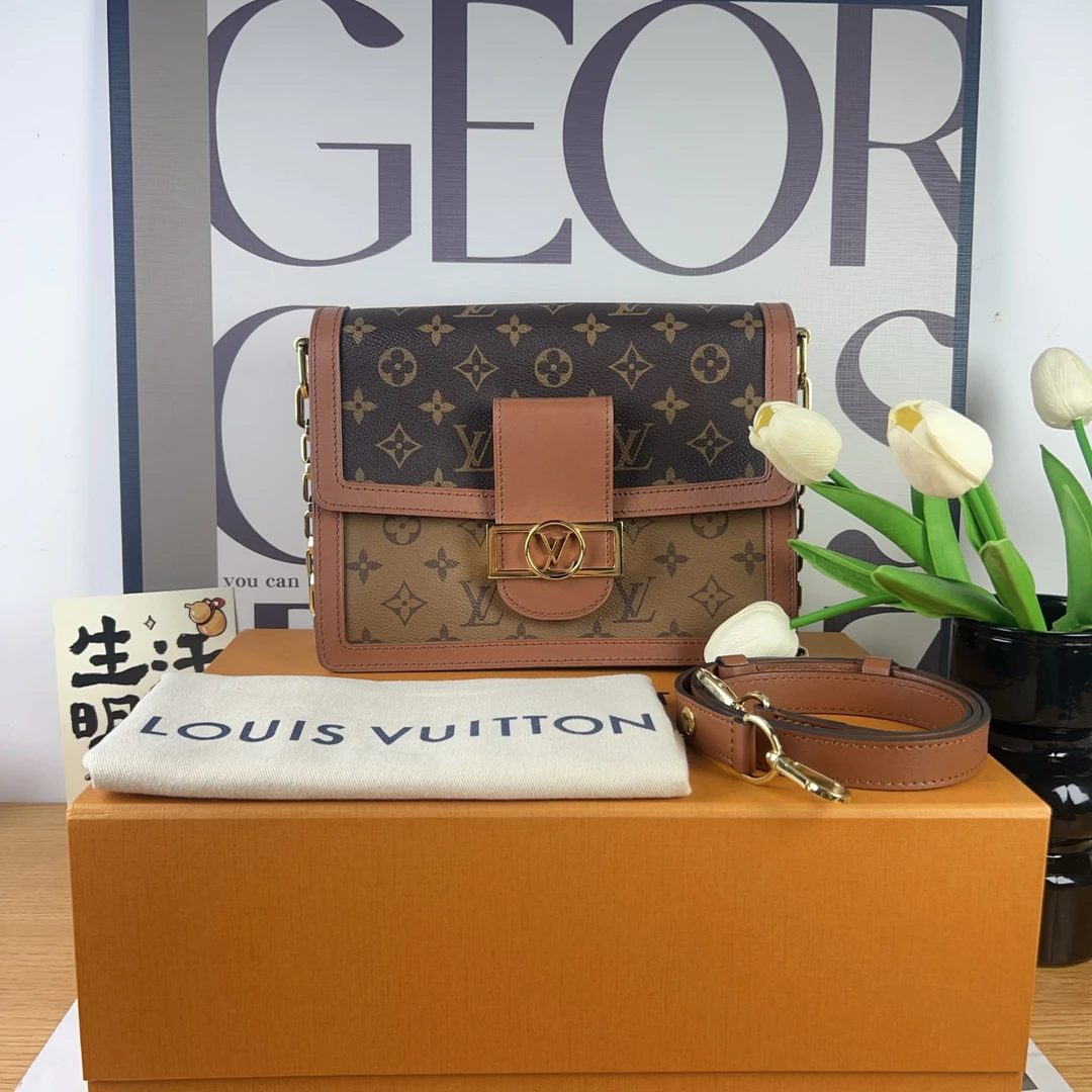 99新 LouisVuitton/路易威登 达芙妮中号号 邮差包 芯片款 闲置新