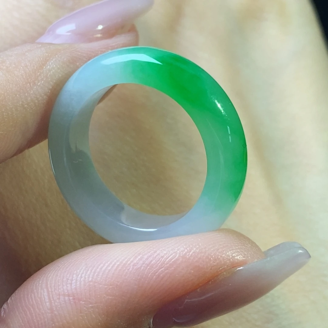 未镶嵌戒圈翡翠飘一抹绿戒圈