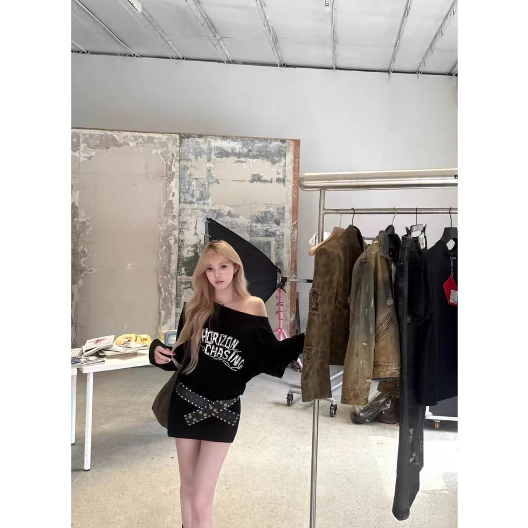 曼曼【曲线奥秘】 韩版字母印花一字肩套头长袖连衣裙3525#