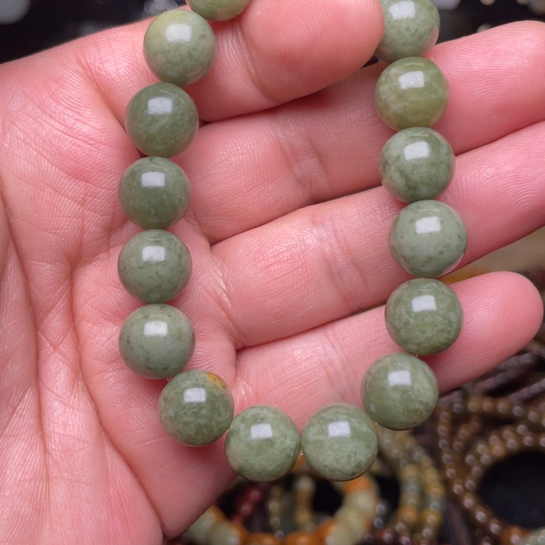 岫岩河磨玉（透闪石质玉）未镶嵌颈饰卡12福利