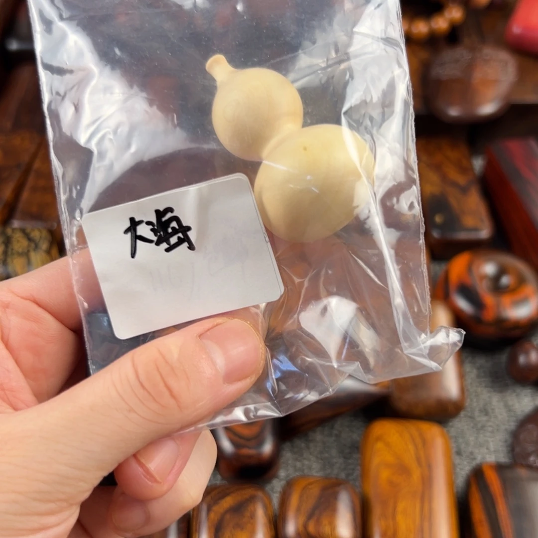 大***声小叶黄杨葫芦顶制品