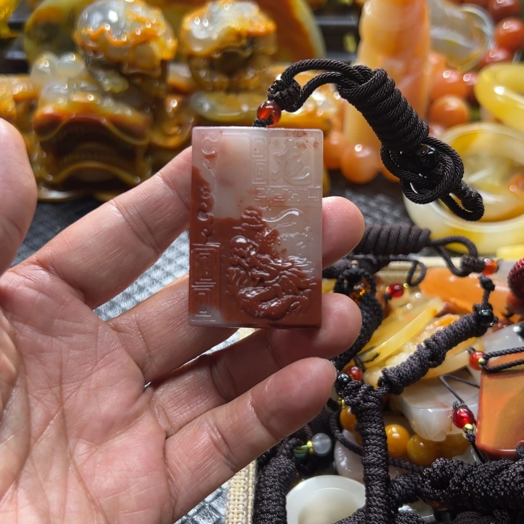 石英质玉未镶嵌颈饰