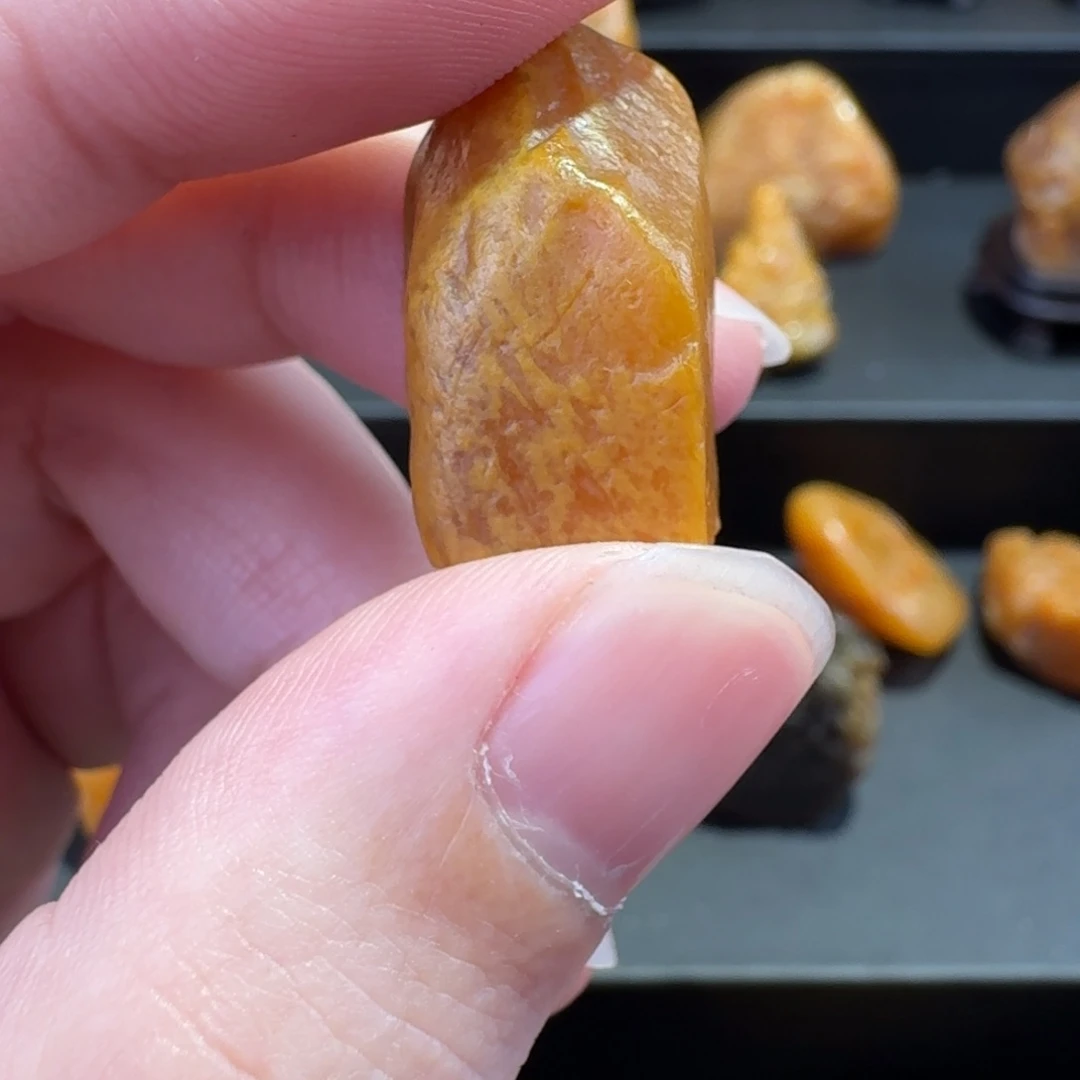 田黄石百****毛田黄石素章一枚