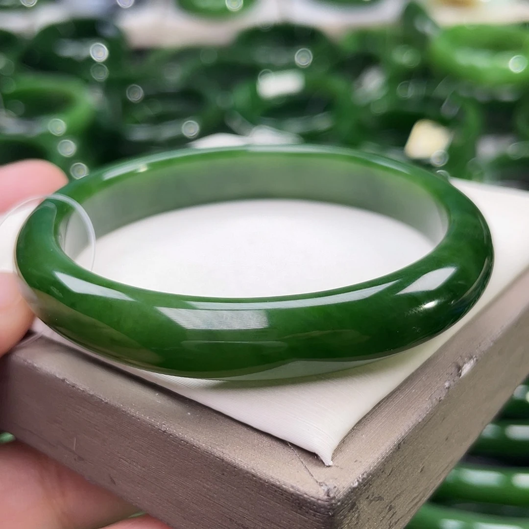 未镶嵌手镯和田玉（碧玉）