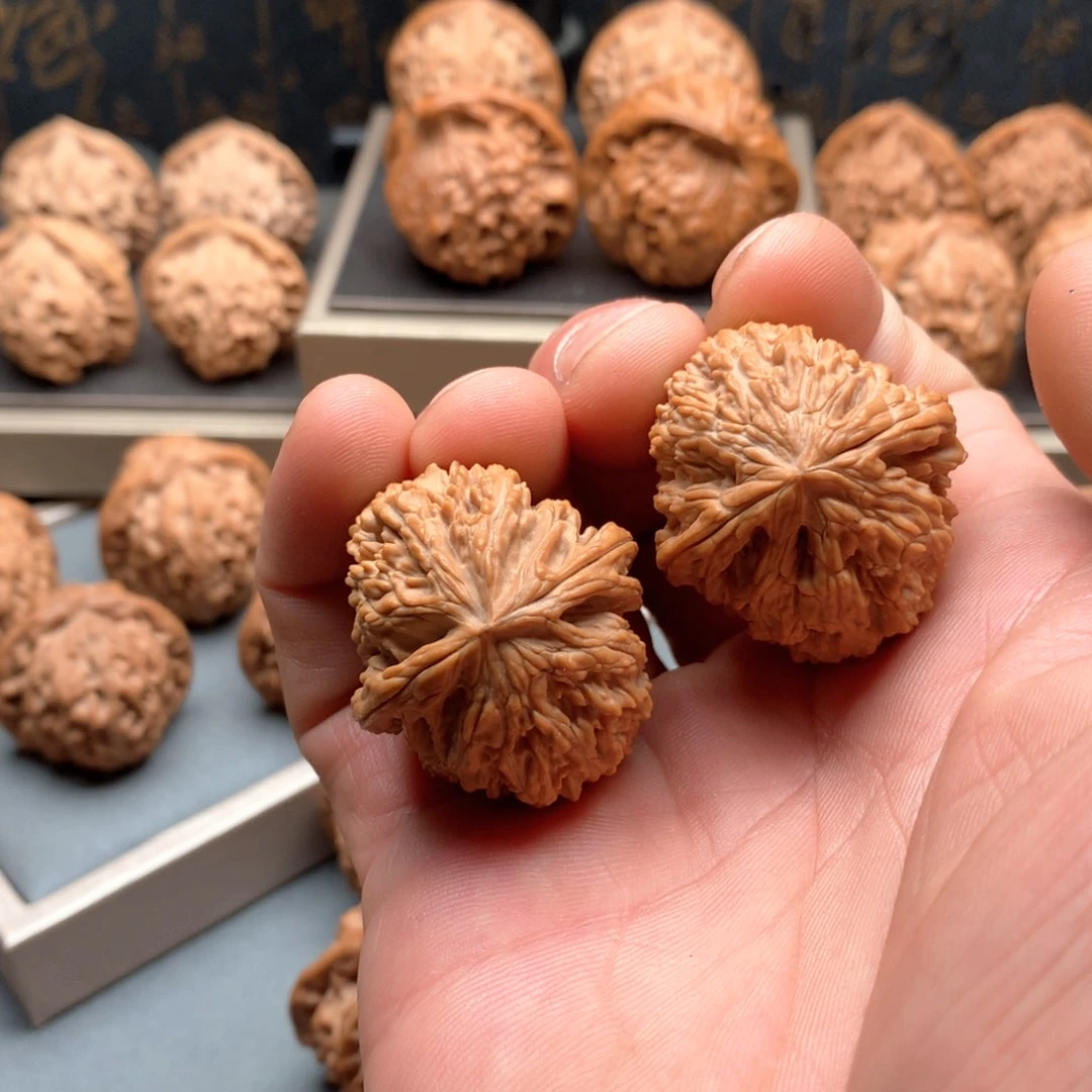 文玩核桃吊坠玩****玩野生大脑门