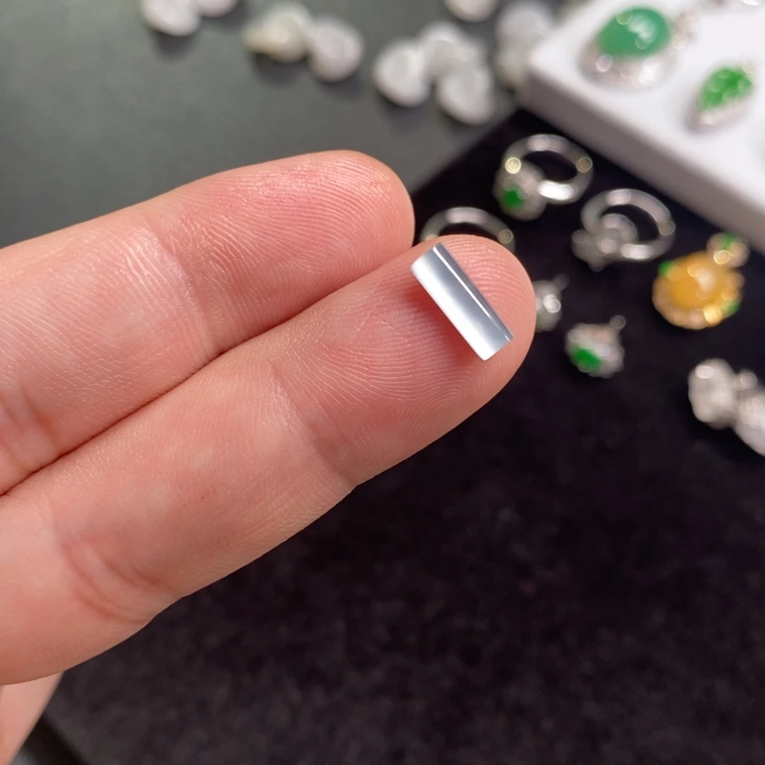 翡翠裸石玻璃种马鞍