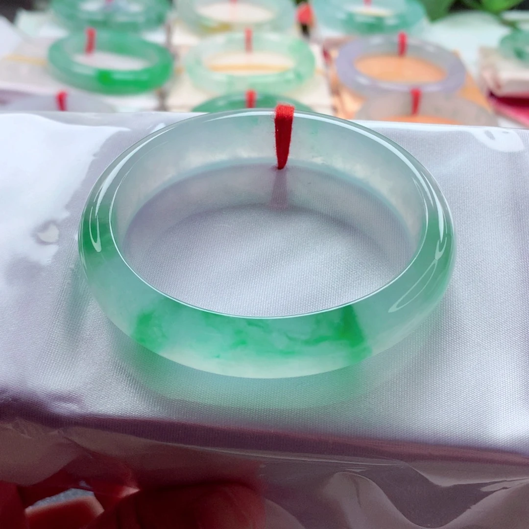 翡翠未镶嵌手镯（贵妃镯）55.3冰飘绿冰透起光梦中情镯A