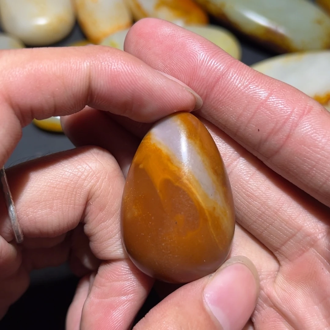 和田玉未镶嵌珠宝奇石