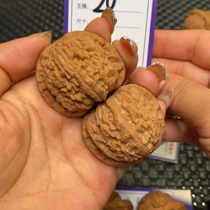 文玩核桃把件26白狮子42