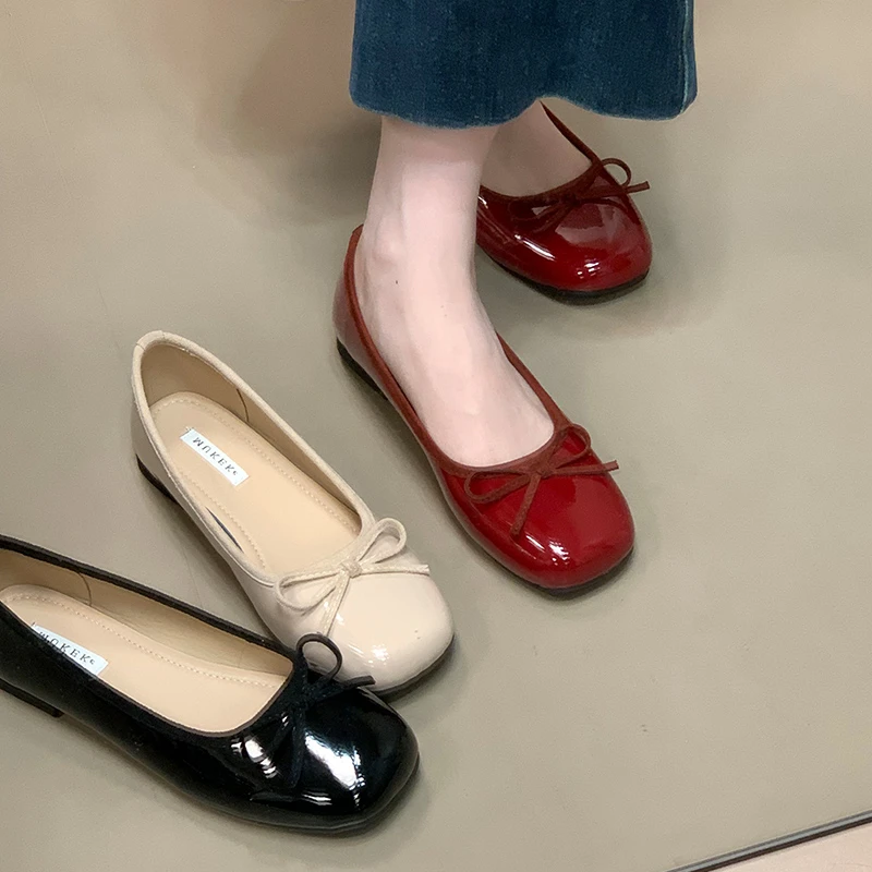 方头漆皮红色平底单鞋蝴蝶结软底百搭瓢鞋早秋新款一脚蹬