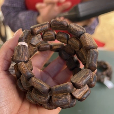 沉香手串乌身13克卡1.3多样性发1串