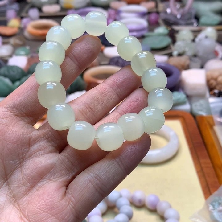 石英岩玉未镶嵌猫眼手串