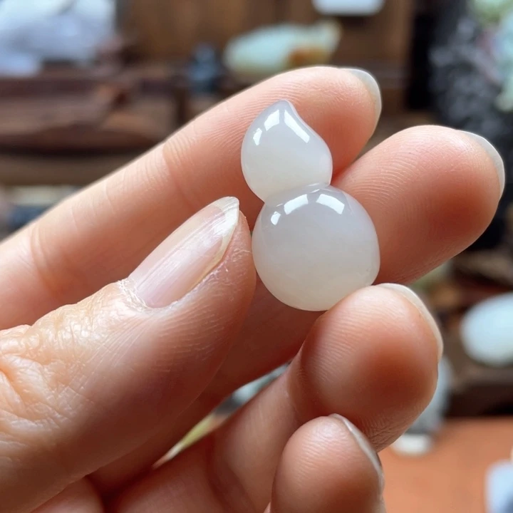 和田玉挂件未镶嵌M****o