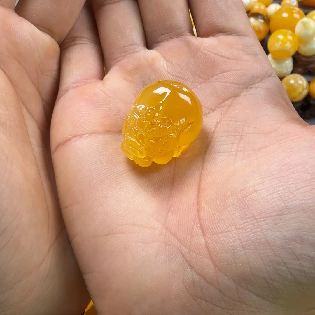 琥珀珠宝奇石未镶嵌
