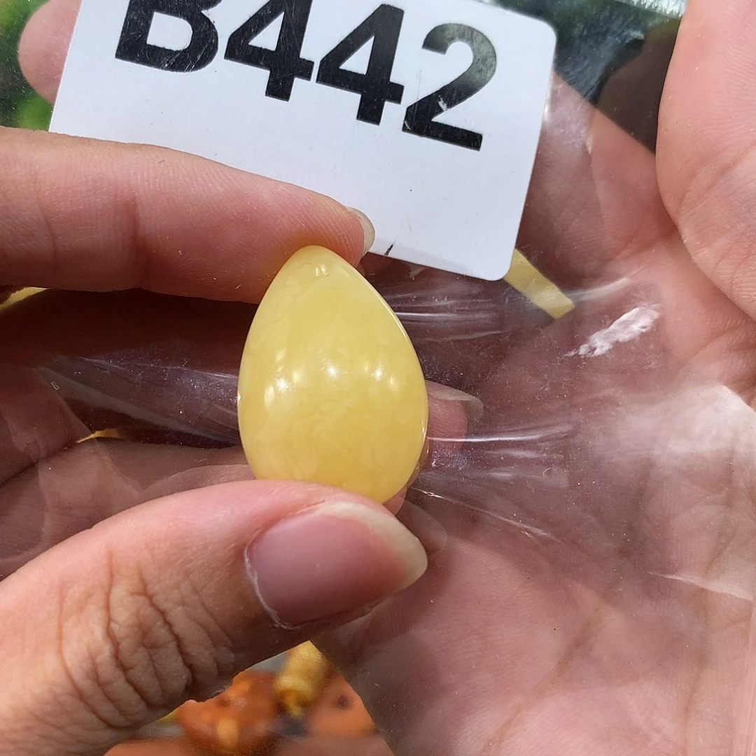 未镶嵌琥珀珠宝奇石