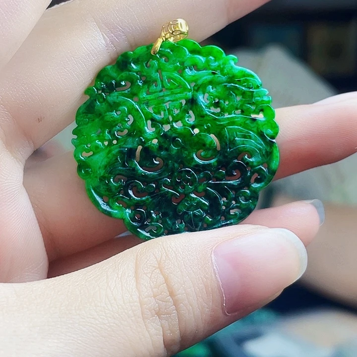 翡翠18K金镶嵌颈饰多样性