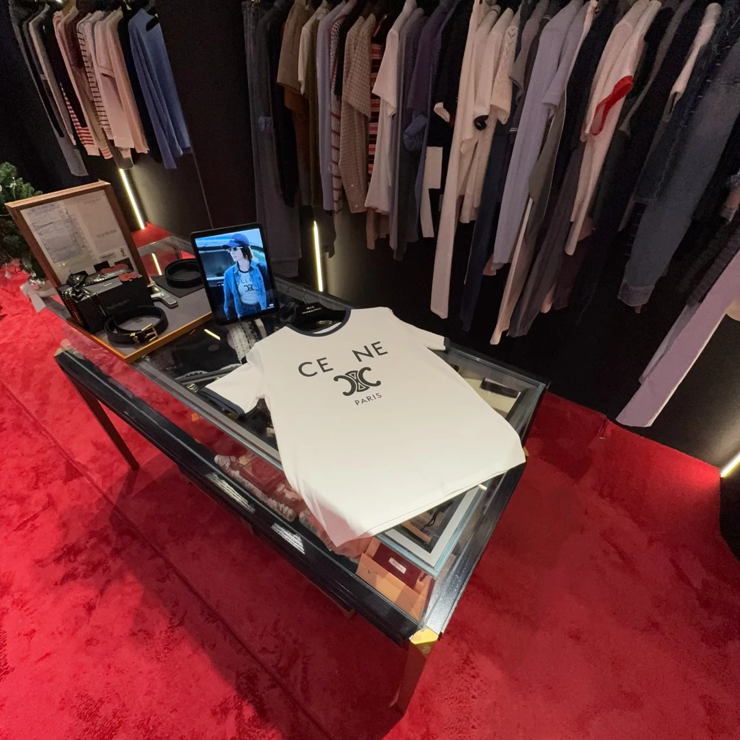 认准赫玛 SS25 凯旋门经典字母印花春夏T恤#1314上新