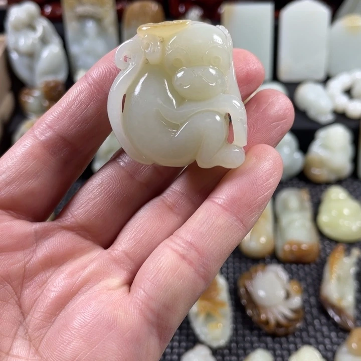 和田玉（糖玉）未镶嵌挂件