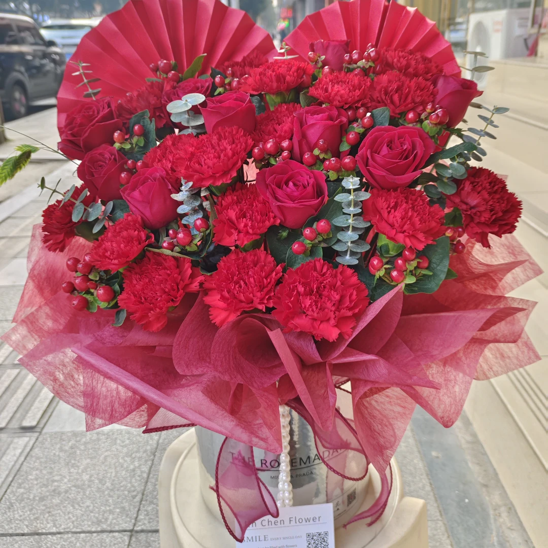 （热烈）红色系玫瑰康乃馨混搭抱抱桶送长辈送朋友生日乔迁