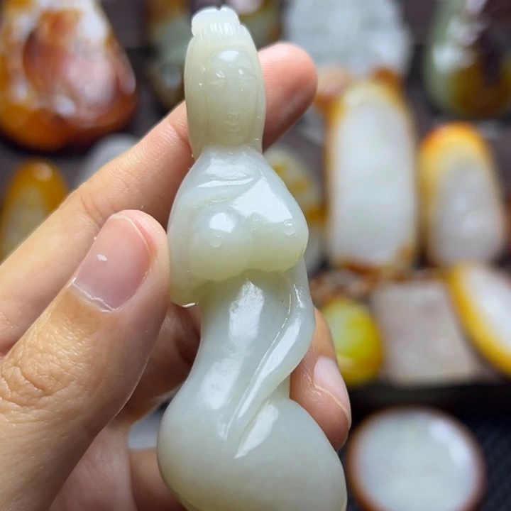 和田玉未镶嵌颈饰