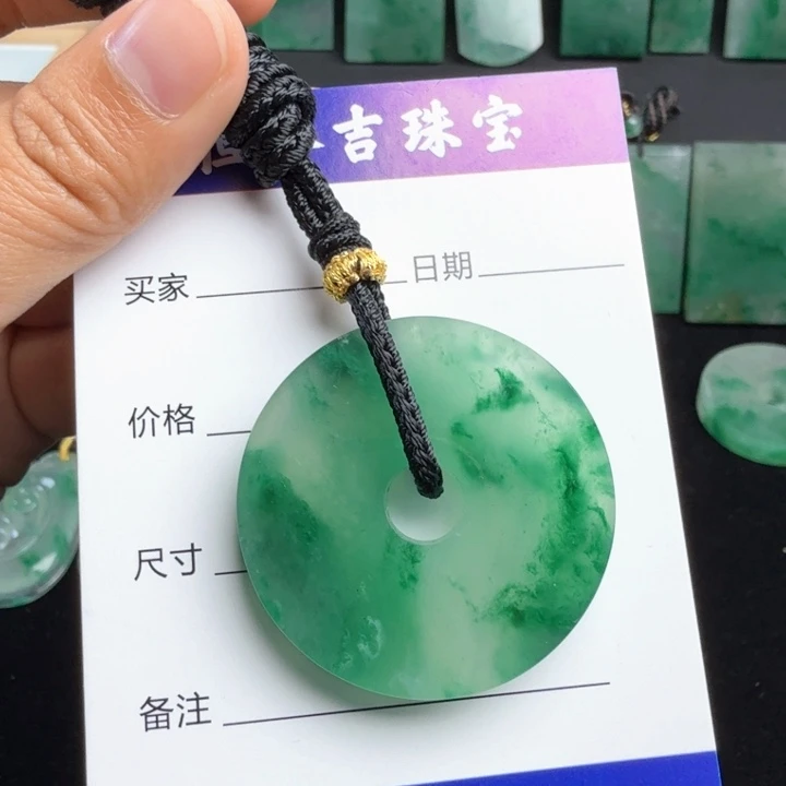 石英质玉未镶嵌颈饰