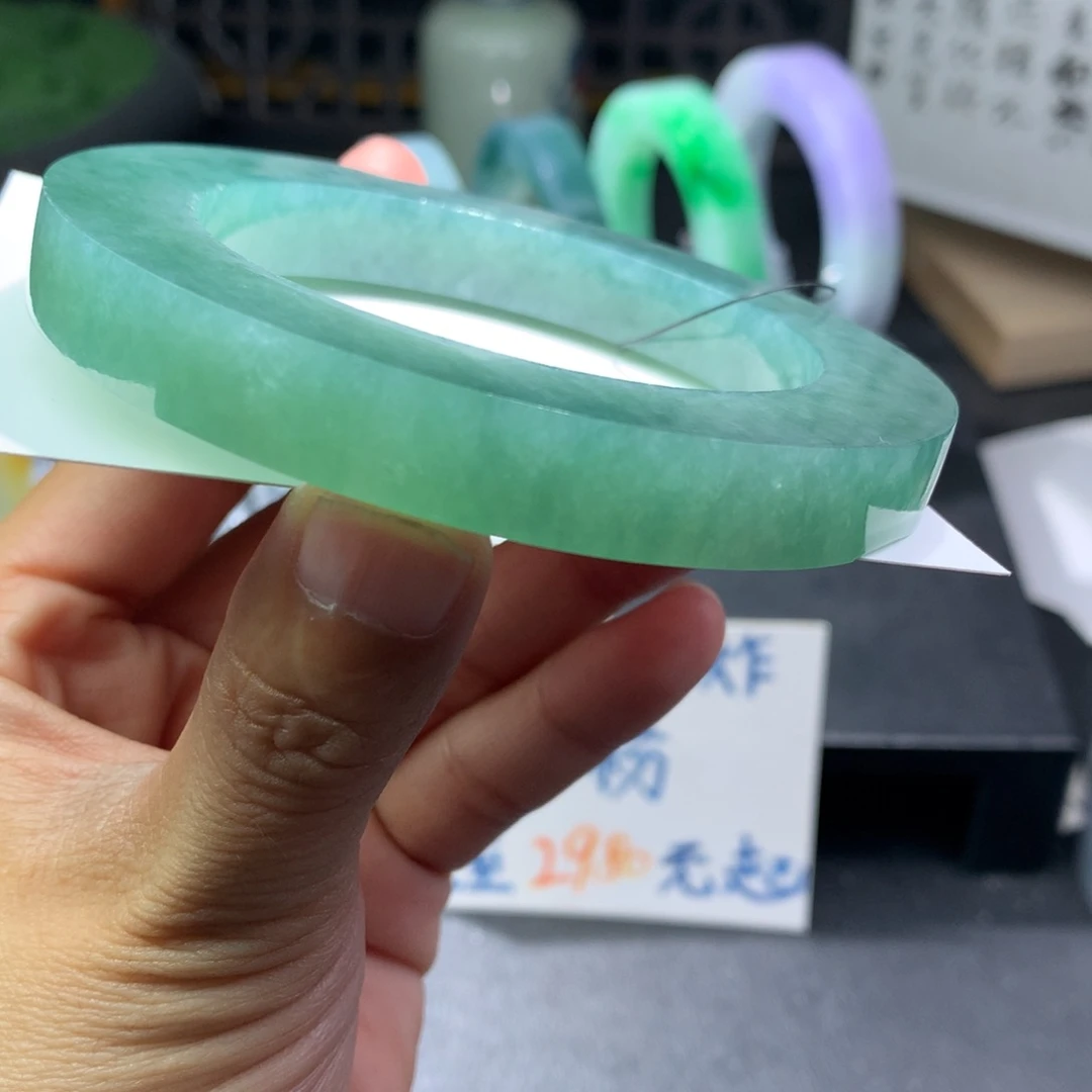 未镶嵌手镯定制翡翠