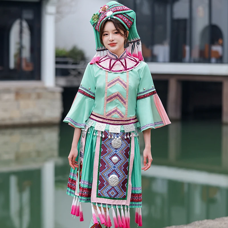 高端定制绿色壮族服装女成人衣服少数民族传统服饰贵州苗族刺绣