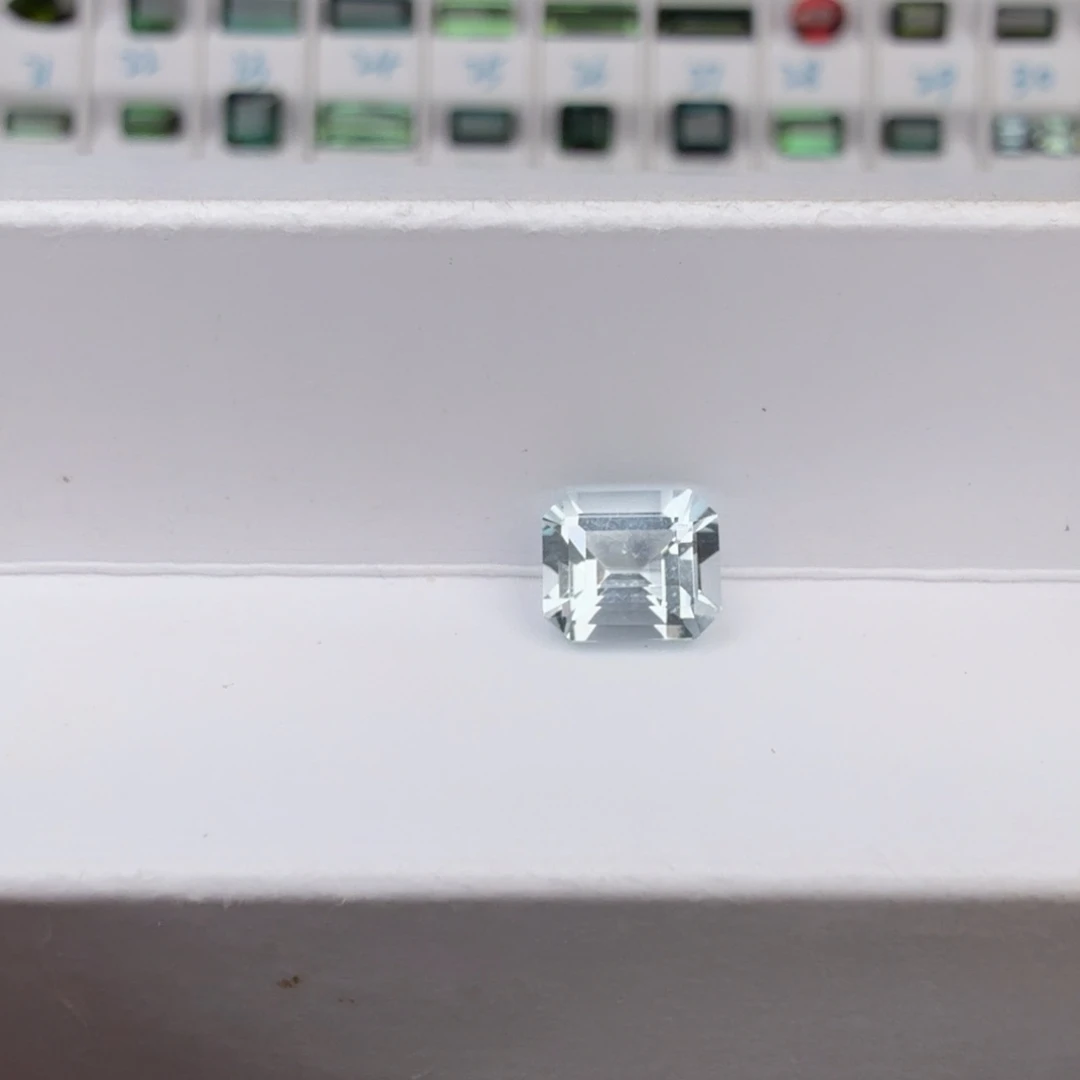 海蓝宝石裸石天然1.4克拉