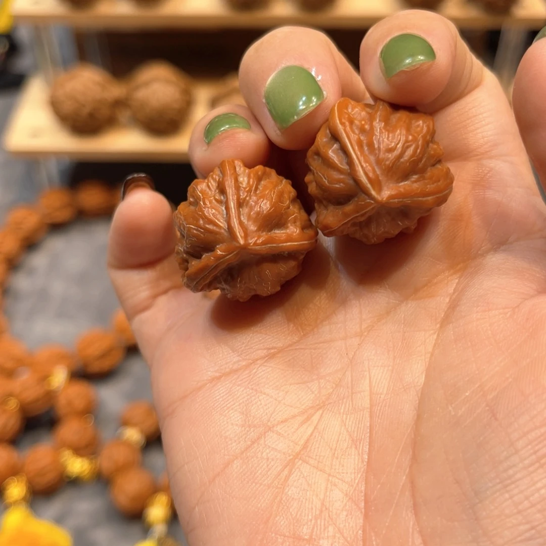 文玩核桃把件人字奔