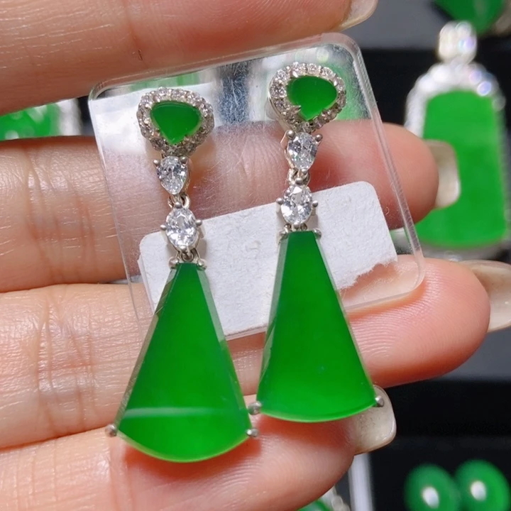 翡翠银S925镶嵌颈饰翡翠