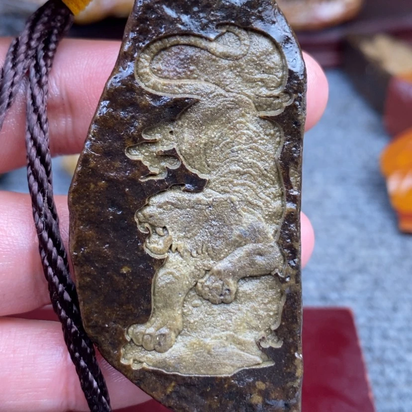 【闪购商品】原石雕刻手把件
