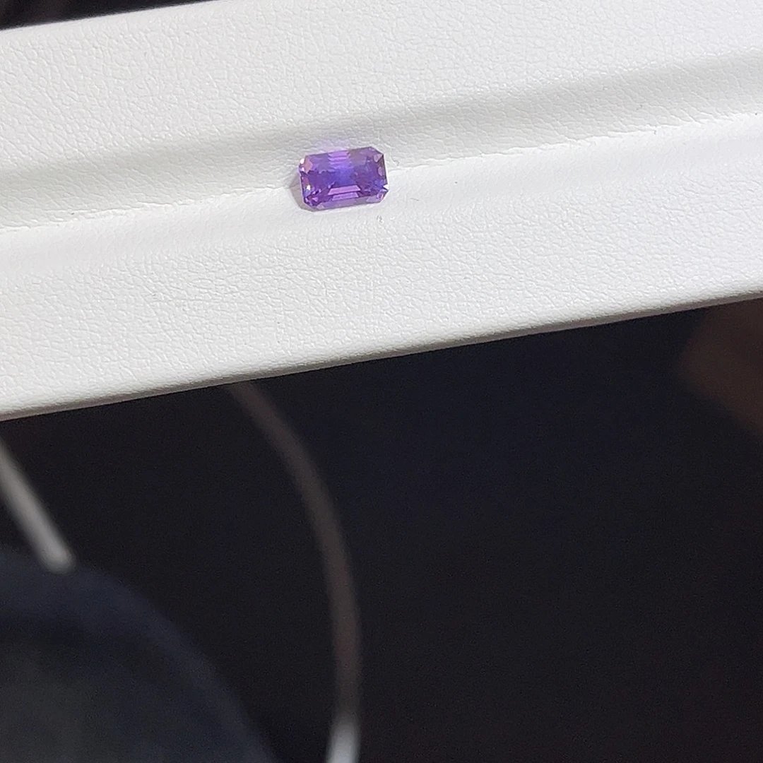 彩色蓝宝石裸石裸石无烧紫罗兰