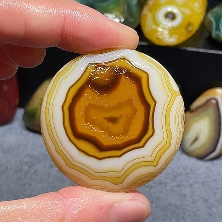 玛瑙/玉髓未镶嵌珠宝奇石